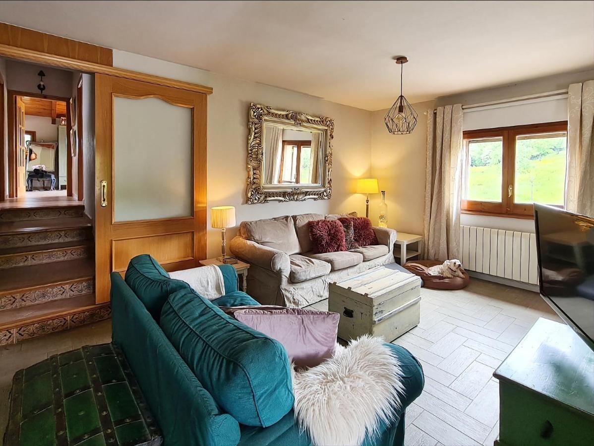 Mieres  Harveys Homestay - Adults Only المظهر الخارجي الصورة