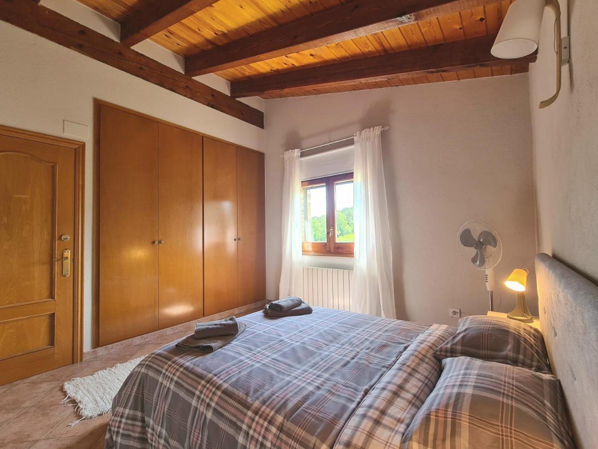 Mieres  Harveys Homestay - Adults Only الغرفة الصورة